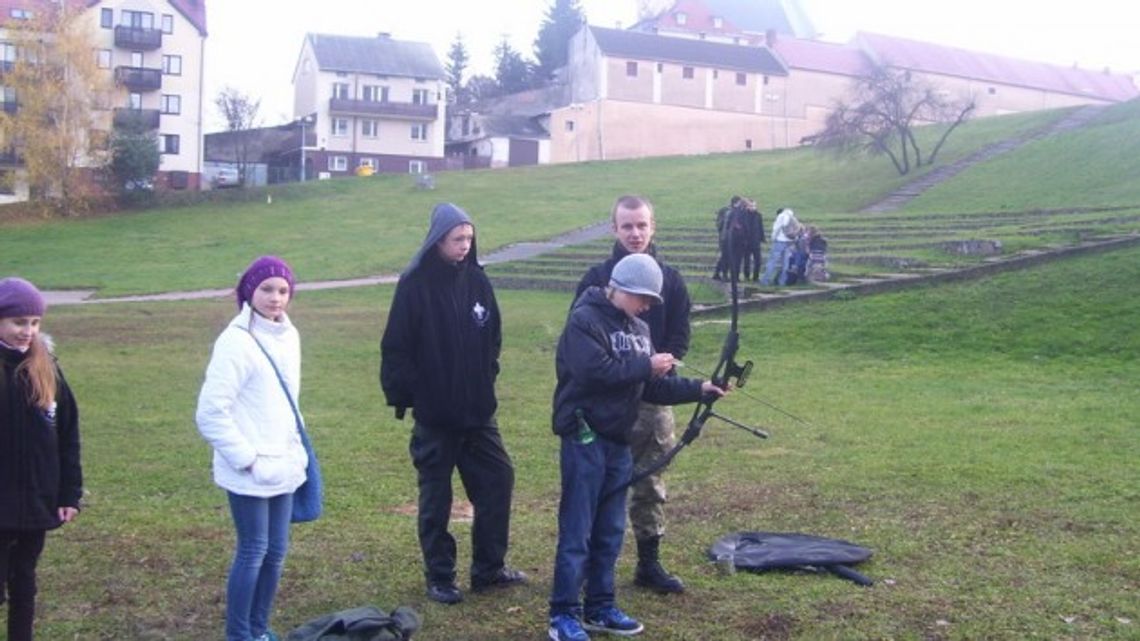 Listopadowa gra historyczno – sprawnościowa w Łomży Listopadowa gra historyczno – sprawnościowa w Łomży