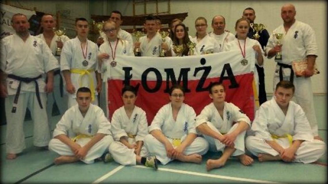 Łomżyński Klub Karate wrócił z Zamościa z kompletem medali Łomżyński Klub Karate wrócił z Zamościa z kompletem medali