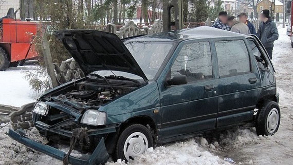  Ma sądowy zakaz prowadzenia pojazdów, spowodował wypadek