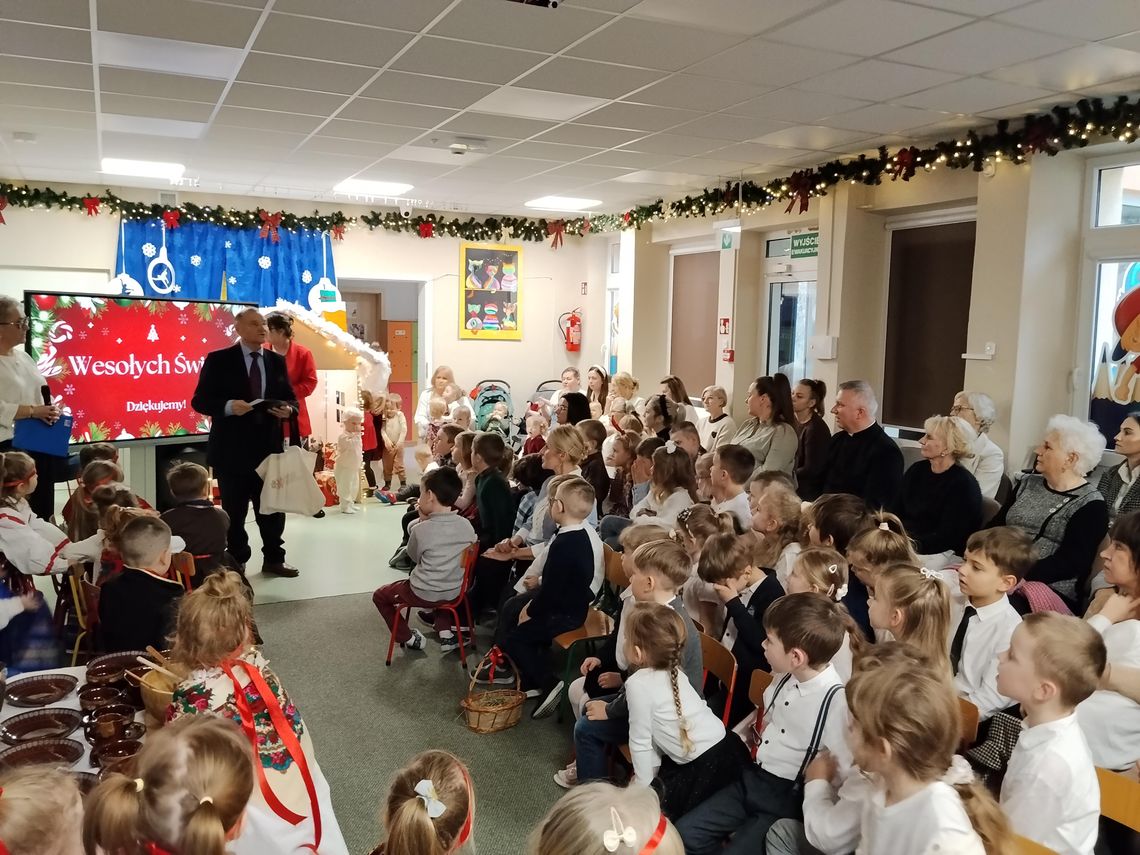 Magia Świąt w „Małym Artyście”. Wzruszające spotkanie opłatkowe połączyło dzieci, rodziców i przyjaciół przedszkola