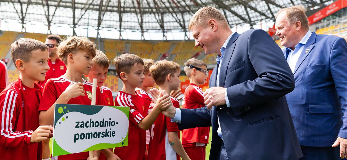 Małe kluby, wielkie marzenia. Piłkarskie talenty grają na Chorten Arenie
