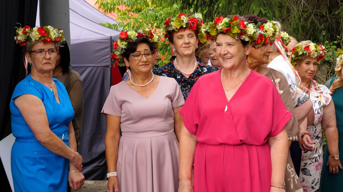 Miss Senior, murale i wspólna pamięć – kultura kurpiowska ma się dobrze - [VIDEO]