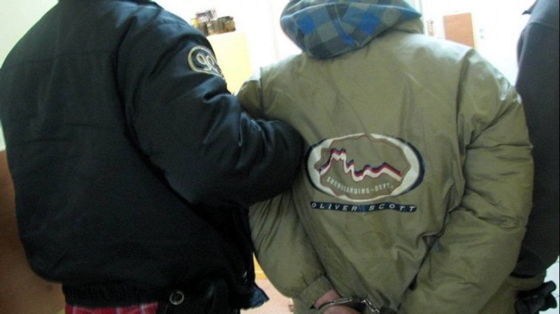 Napadł na stację benzynową w Jedwabnem, ukrywał się i wpadł