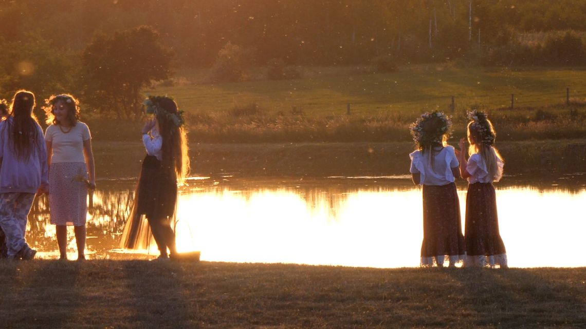 Noc Świętojańska nad zalewem w Serafinie [VIDEO]