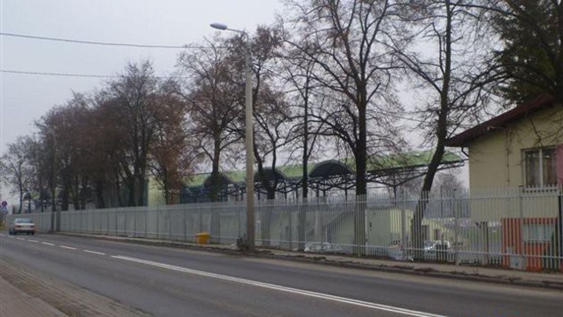 Nowe ogrodzenie Stadionu Miejskiego w Łomży Nowe ogrodzenie Stadionu Miejskiego w Łomży