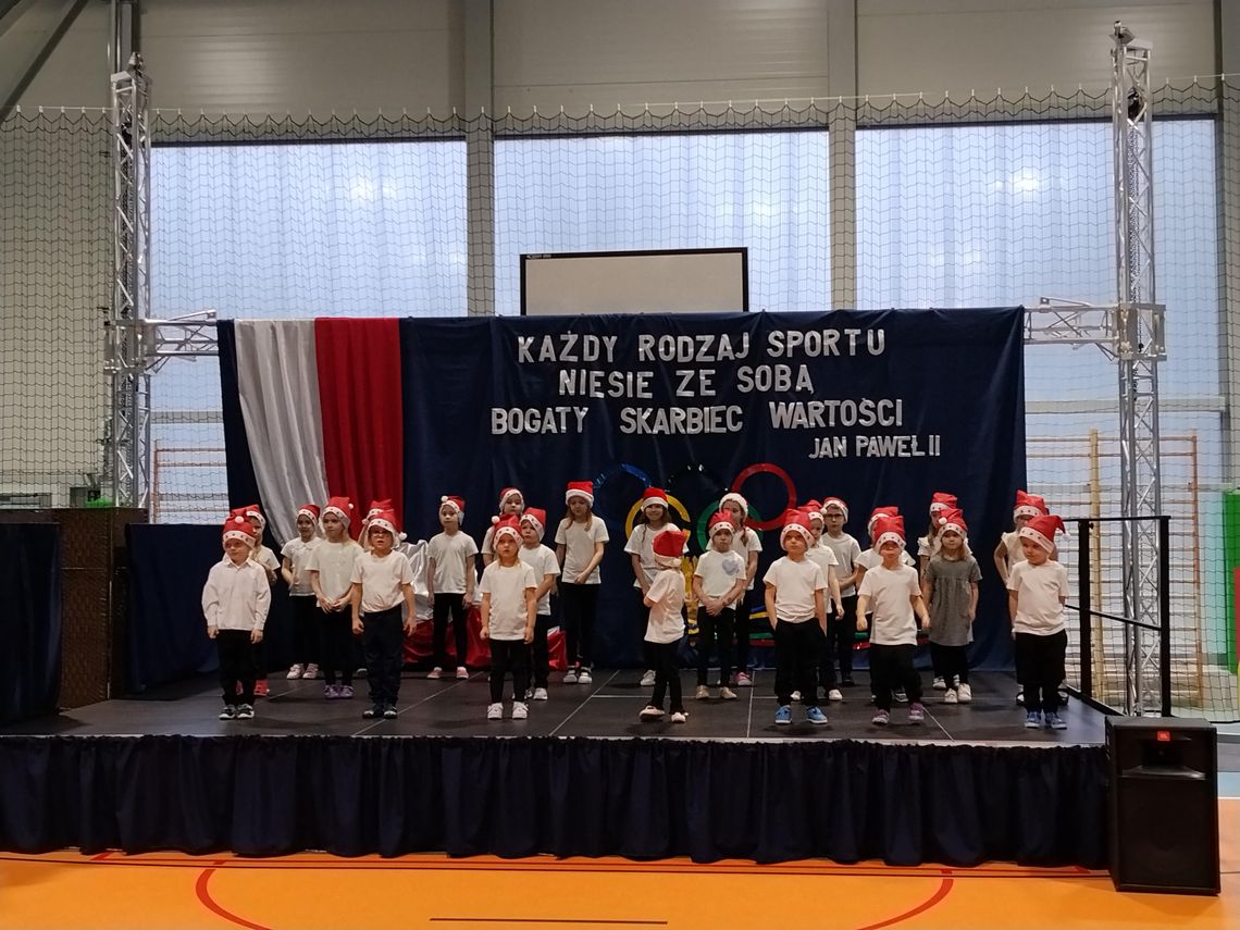 Nowoczesna hala sportowa „Olimpia” w Pniewie już otwarta – nowy rozdział dla lokalnego sportu Nowoczesna hala sportowa „Olimpia” w Pniewie już otwarta – nowy rozdział dla lokalnego sportu