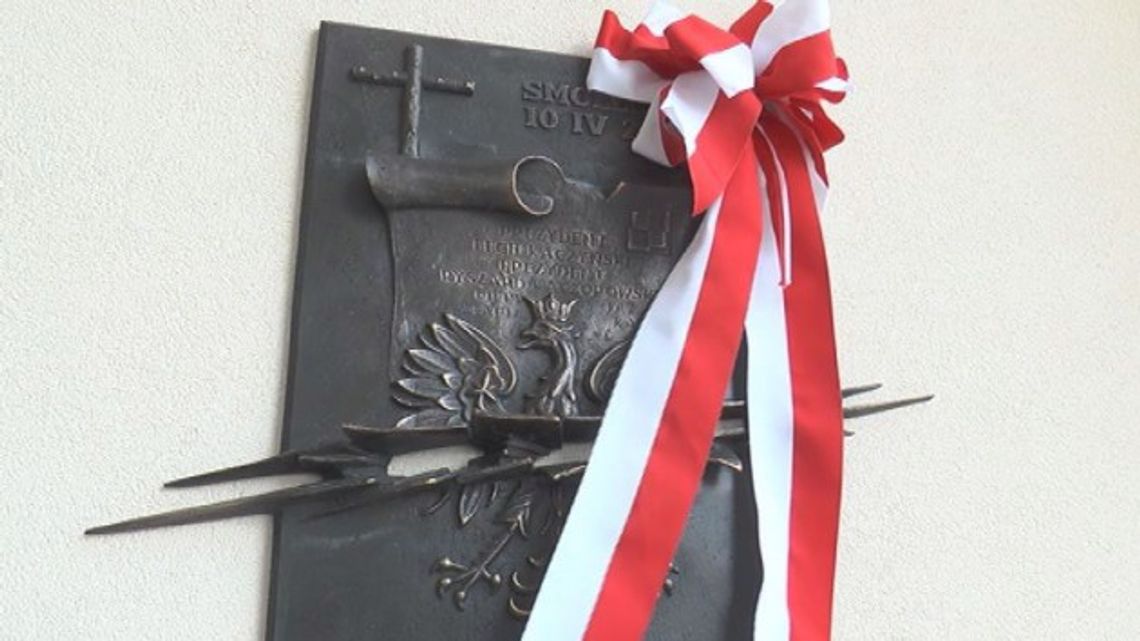 Odsłonięcie Tablicy Ofiar Katastrofy Smoleńskiej - VIDEO