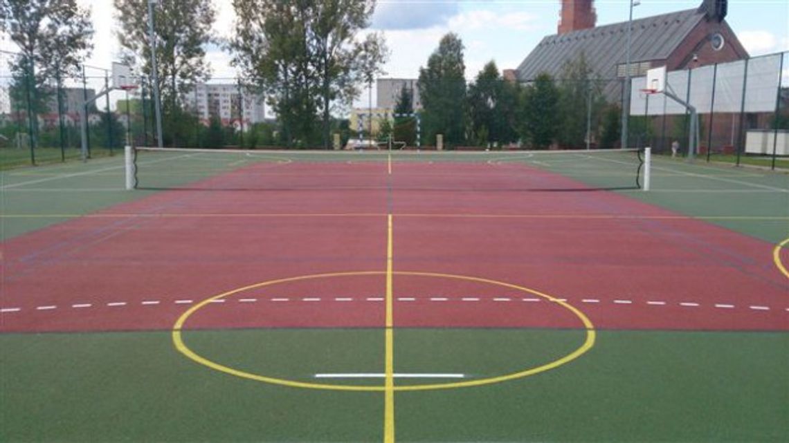 Orlik przy Katyńskiej z nową nawierzchnią