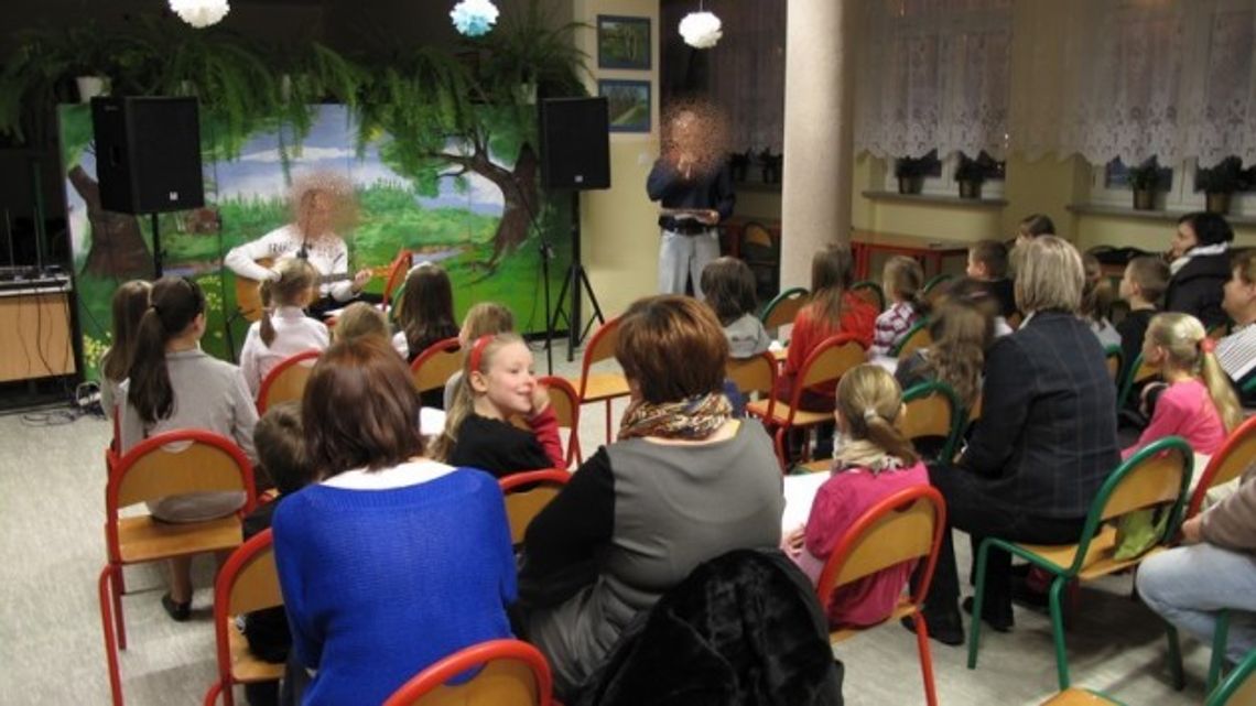 „Paczki z Paki” dotarły do dzieci