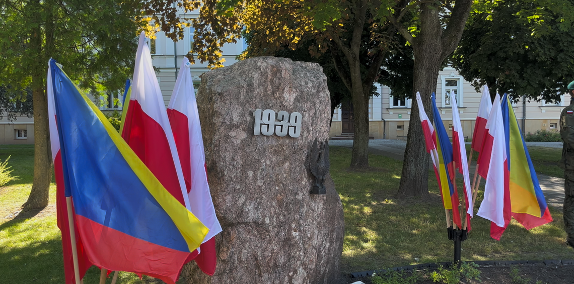 Pamięć jest zobowiązaniem. Łomża uczciła Święto Wojska Polskiego - [VIDEO]