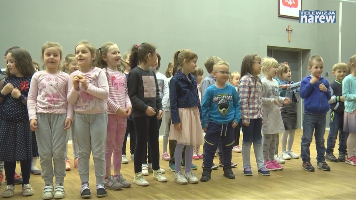 Patriotyzm przedszkolaków w PWSIiP w Łomży [VIDEO] 