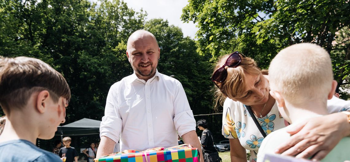 Pizza, prezenty i wspólna zabawa – Dzień Dziecka w placówkach opiekuńczo-wychowawczych Pizza, prezenty i wspólna zabawa – Dzień Dziecka w placówkach opiekuńczo-wychowawczych