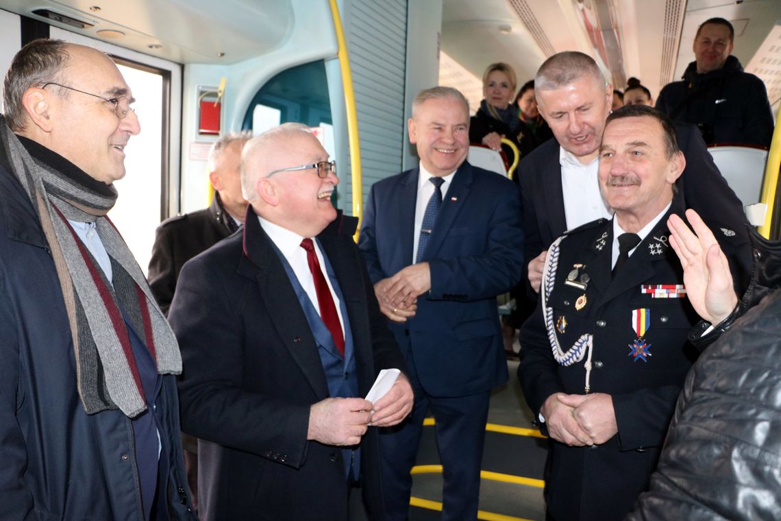 Po 24 latach wraca bezpośrednie połączenie kolejowe z Białegostoku do Ostrołęki [VIDEO]