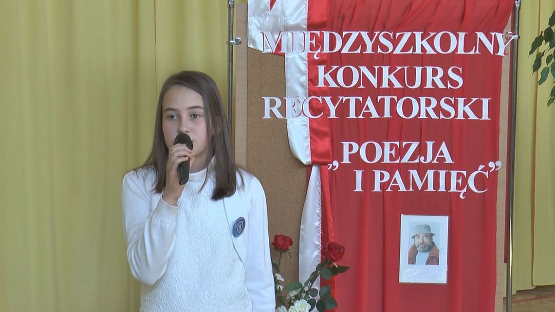 Poezja Mariana Jonkajtysa zagościła w Sp 5 w Łomży - VIDEO