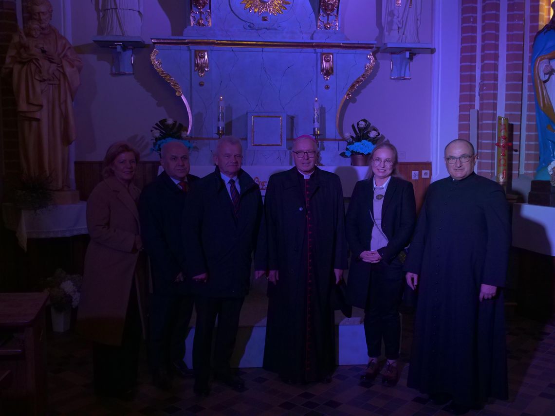 Pokolenia przy jednym ołtarzu. Odnowione zabytki w Piątnicy - [VIDEO]