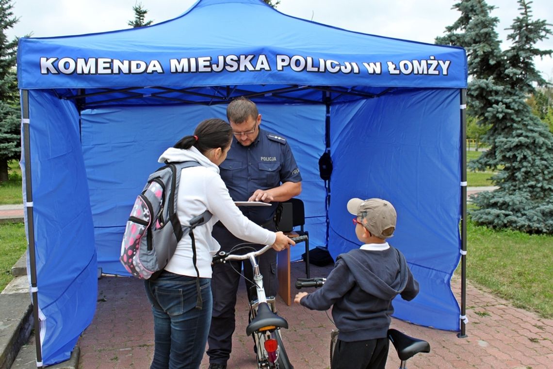 Policjanci informowali jak korzystać z Mapy Zagrożeń Bezpieczeństwa