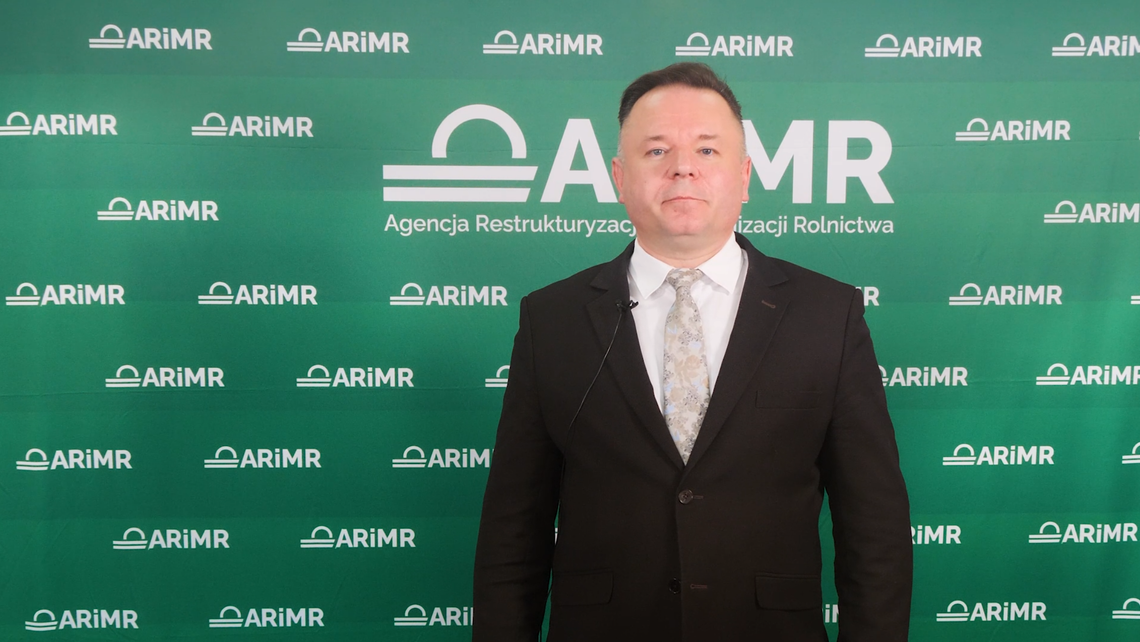 Pomoc dla rolników: zaliczki, 300 tys. dla młodych i odszkodowania. Aktualne terminy ARiMR 2025 [VIDEO]