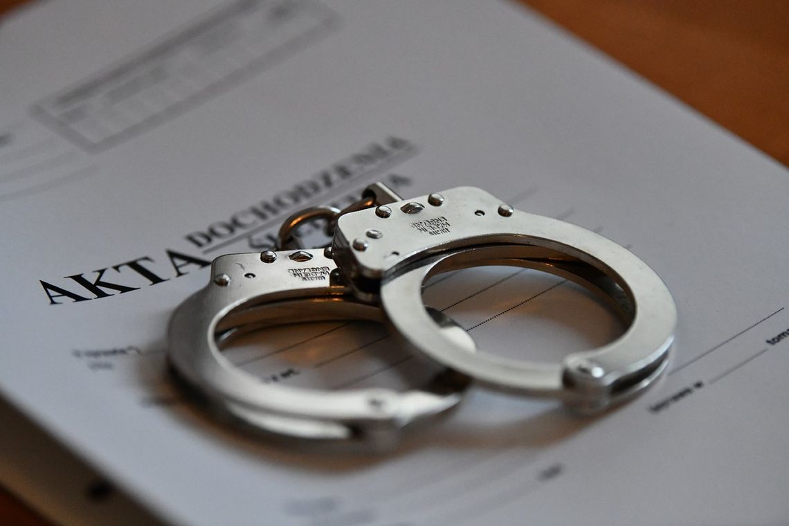 Pracownik banku z Łomży usłyszał 271 zarzutów oszustwa – oszukał 37 klientów na ponad 350 tysięcy złotych