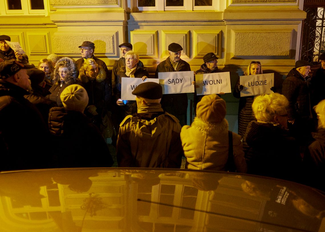 Protestowali przed Sądem Okręgowym w Łomży [FOTO] 