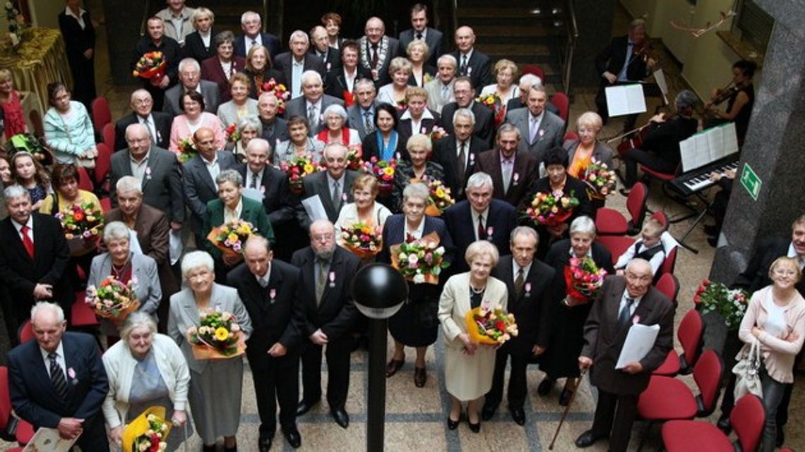 "Przeżyłam z Tobą tyle lat...." czyli złote gody w Ratuszu "Przeżyłam z Tobą tyle lat...." czyli złote gody w Ratuszu