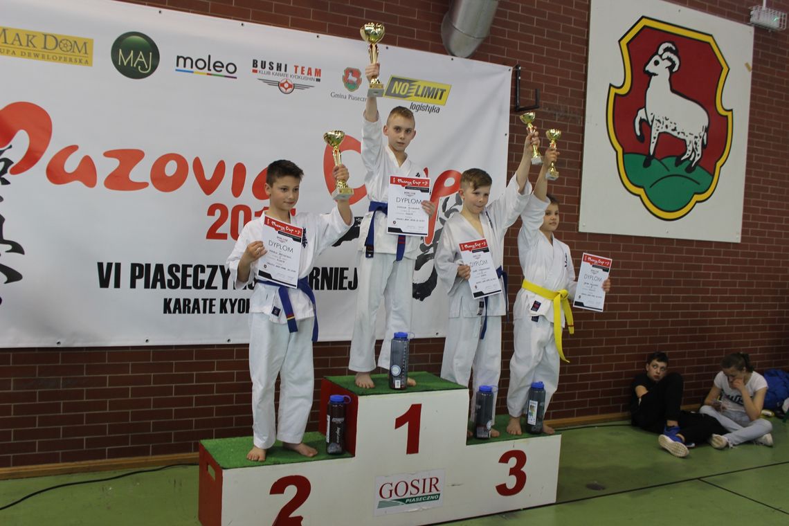 Pucharowy plon Łomżyńskiego Klubu Karate