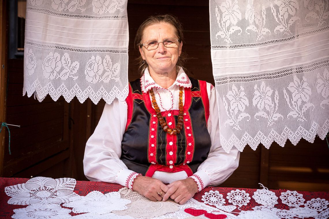 Rękodzieło, które łączy pokolenia. Warsztaty koronkarstwa w Nowogrodzie Rękodzieło, które łączy pokolenia. Warsztaty koronkarstwa w Nowogrodzie