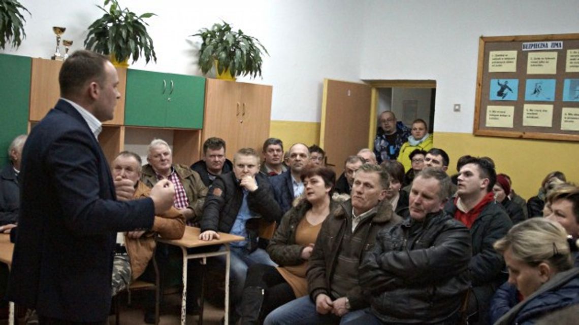 Rodzice uratowali szkołę w Czaplicach Rodzice uratowali szkołę w Czaplicach