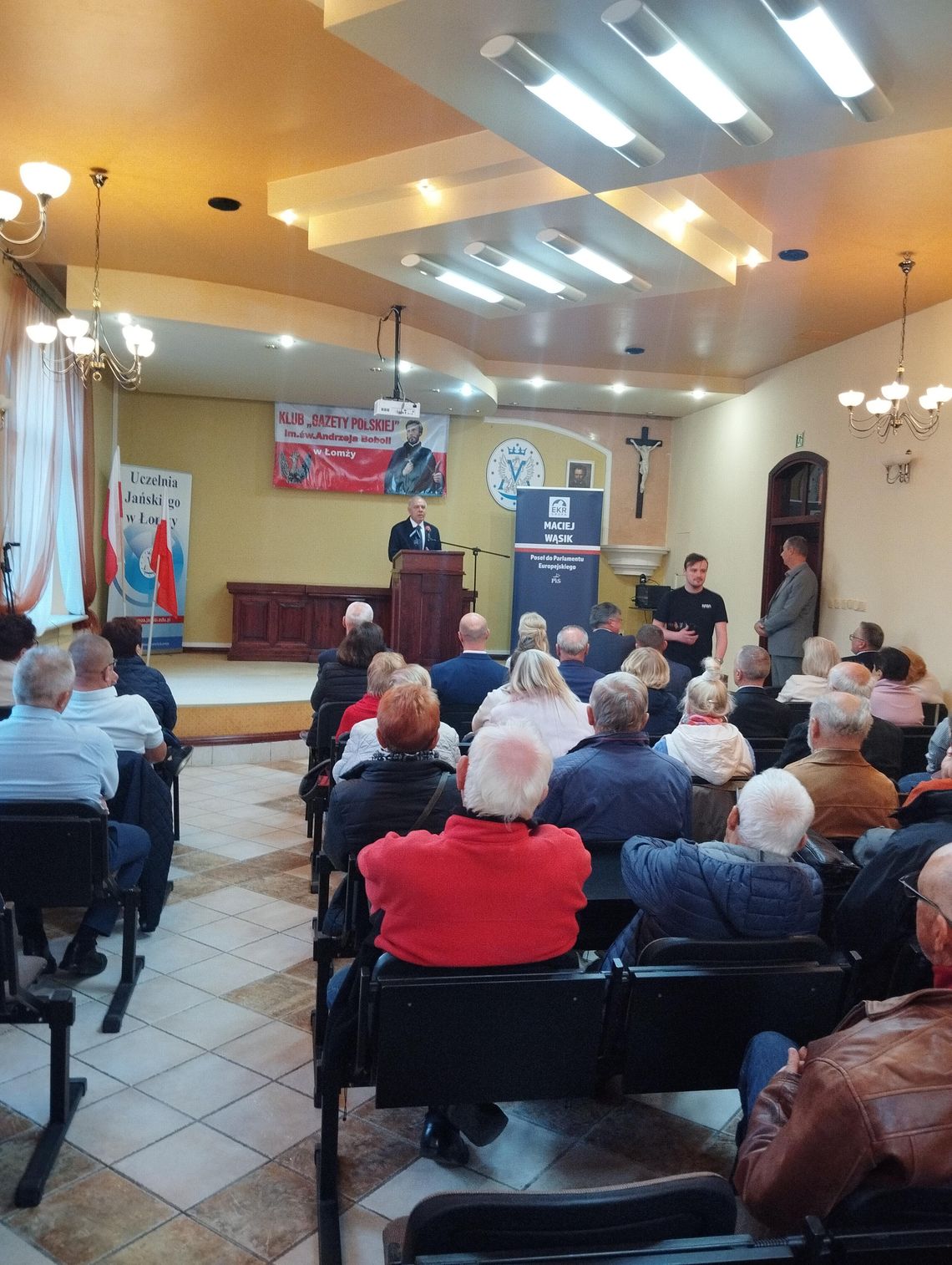 Spotkanie parlamentarzystów PiS z mieszkańcami Łomży [VIDEO]