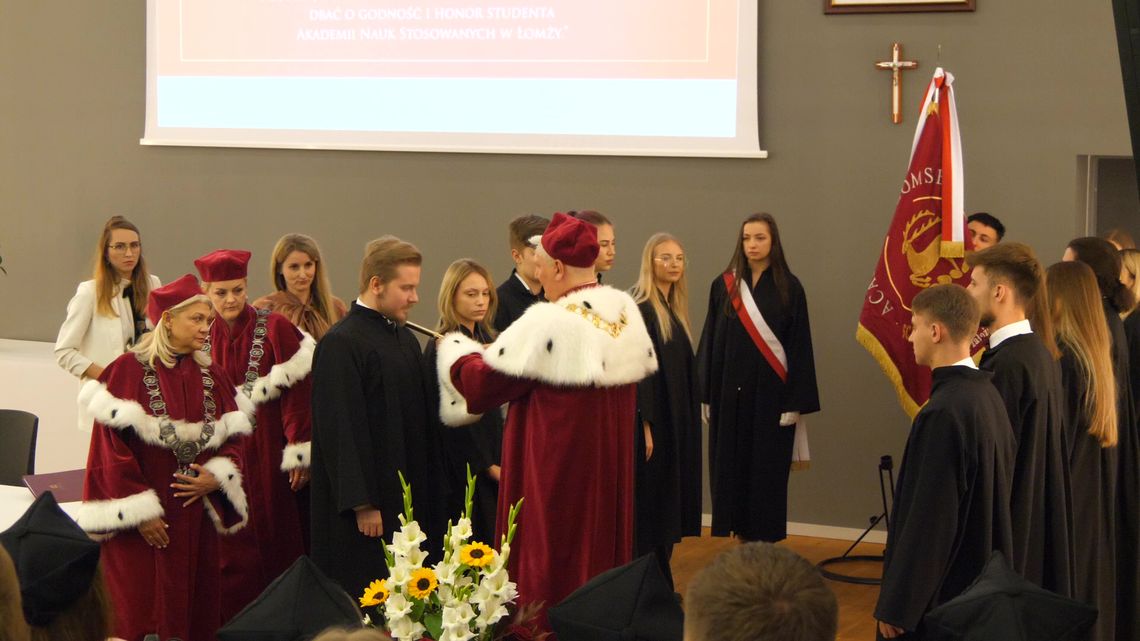 Studenci Akademii Łomżyńskiej rozpoczęli nowy rok akademicki - [VIDEO]