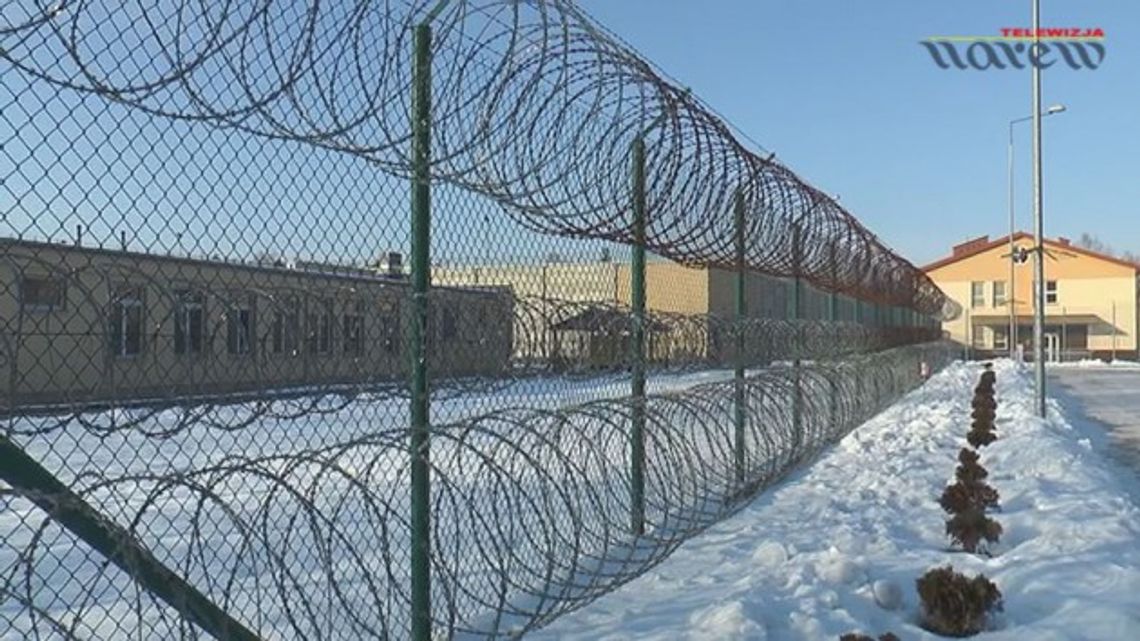 Studenci PWSIiP przekazali książki osadzonym. VIDEO