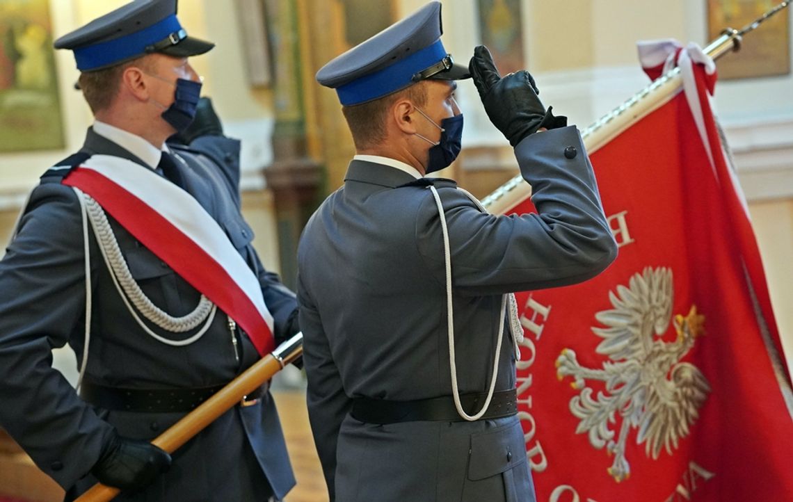 Święto Policji, odznaczenia, awanse i nowy kapelan [FOTO]