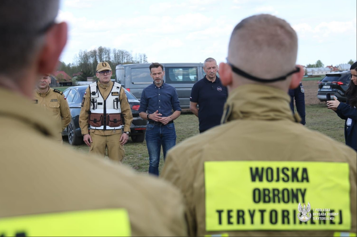 Terytorialsi wsparli strażaków w walce z pożarem w Biebrzańskim Parku Narodowym