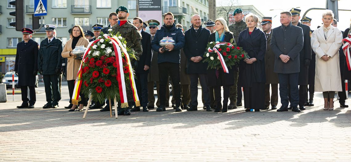 Uczczono pamięć ofiar katastrofy smoleńskiej - [VIDEO]