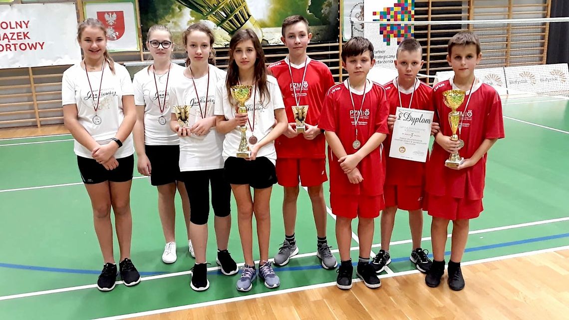 Uczniowie Szkoły Podstawowej im. Jana Pawła II w Kupiskach potrafią grać w badmintona [FOTO] 