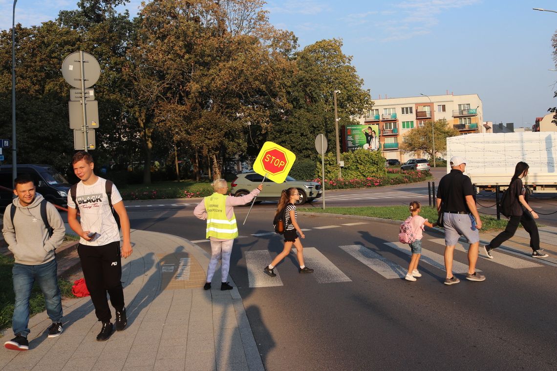 „Uliczni opiekunowie” dbają o bezpieczeństwo pieszych