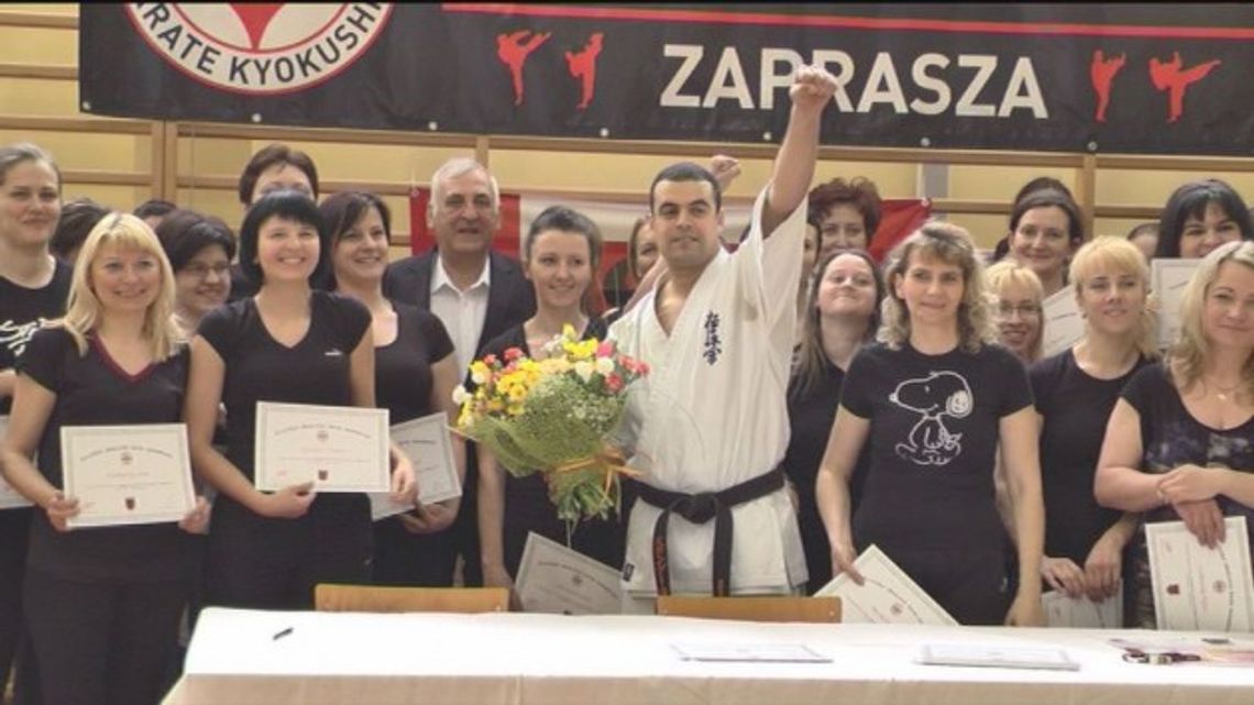 Uroczyste zakończenie Kursu Samoobrony Kobiet w Zambrowie Uroczyste zakończenie Kursu Samoobrony Kobiet w Zambrowie