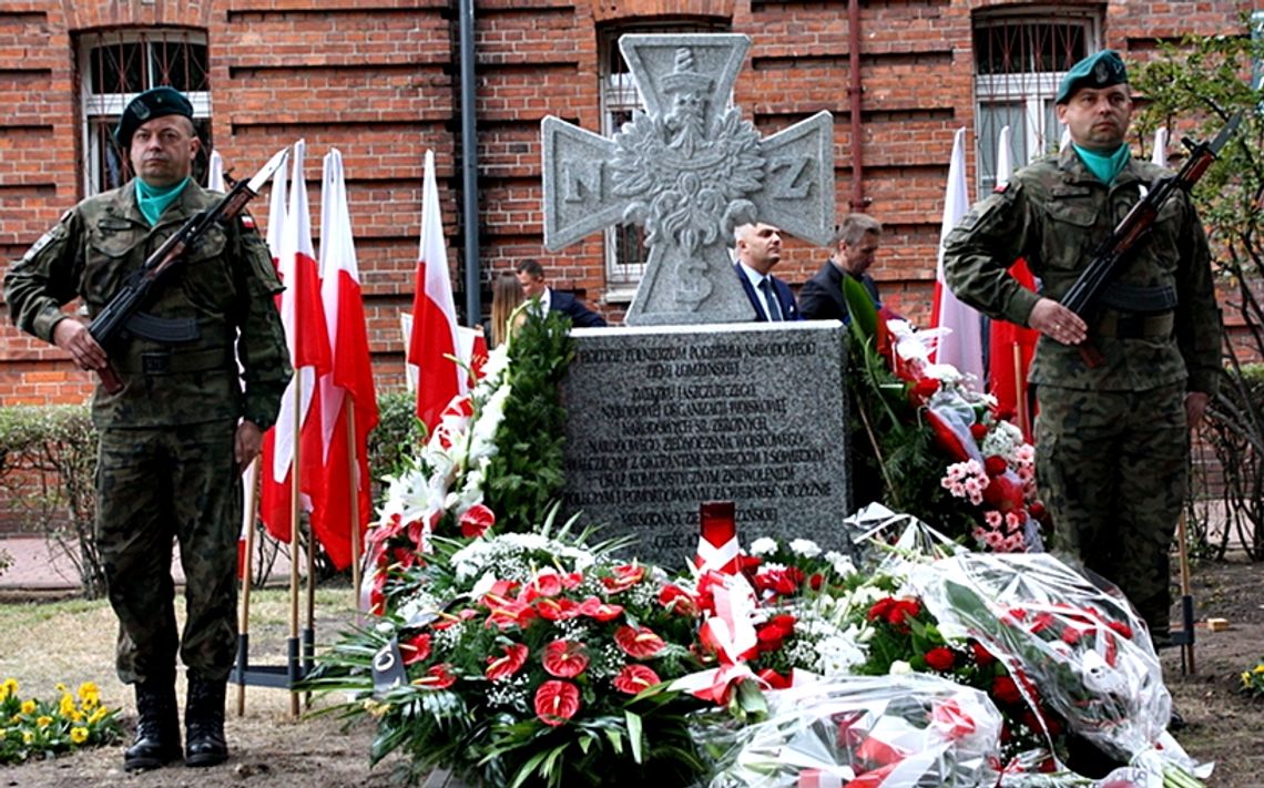 W hołdzie Żołnierzom Podziemia Narodowego Ziemi Łomżyńskiej - VIDEO