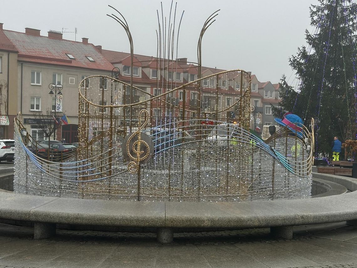 W Łomży pojawiły się ozdoby świąteczne