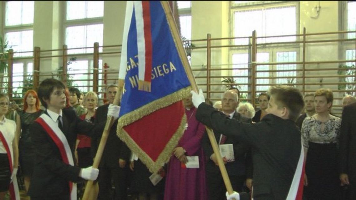 Wieczór patriotyczny w SP nr 7 w Łomży . VIDEO Wieczór patriotyczny w SP nr 7 w Łomży . VIDEO