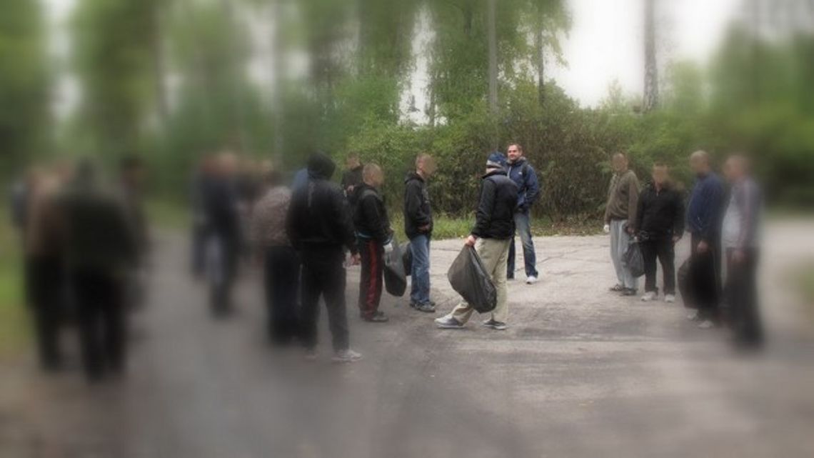 Więźniowie sprzątali świat Więźniowie sprzątali świat