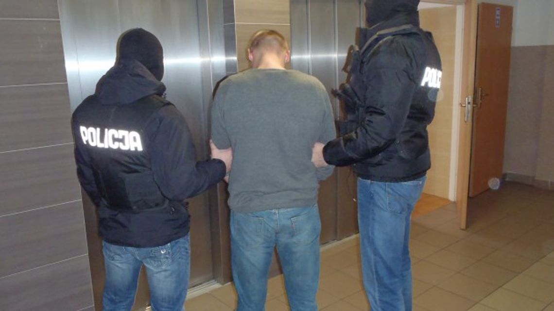 "Wnuczek" stracił dziadków w Łomży "Wnuczek" stracił dziadków w Łomży