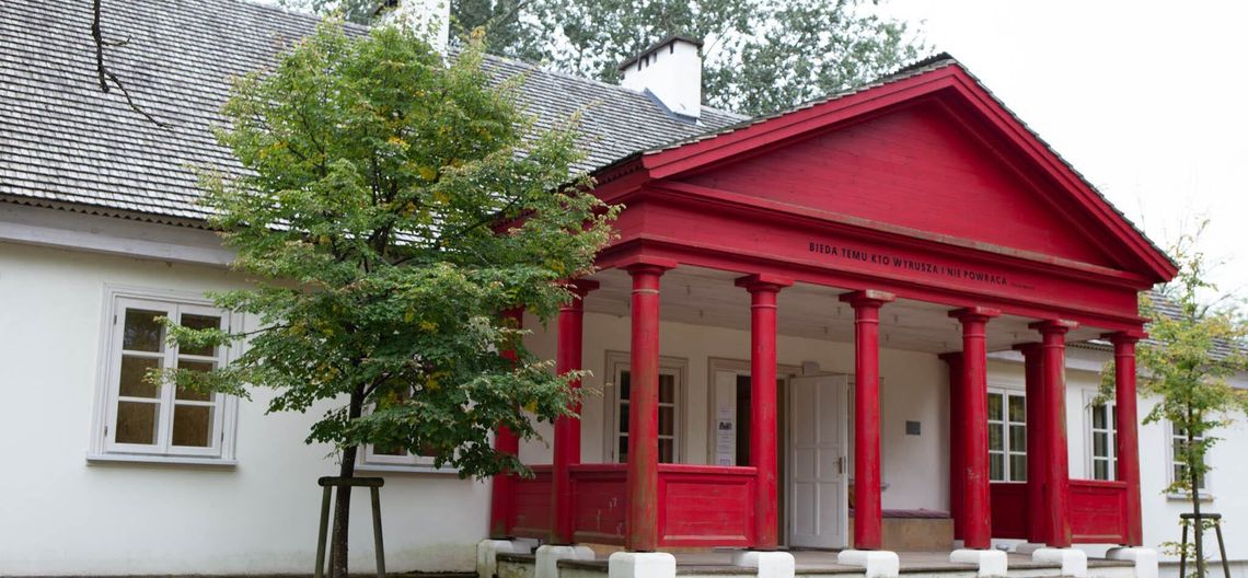 „Wszyscy śnimy pod jednym dachem” – plenerowy spektakl muzyczny w Krasnogrudzie