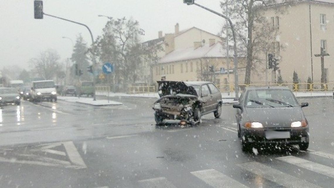 Wypadek na skrzyżowaniu w Piątnicy