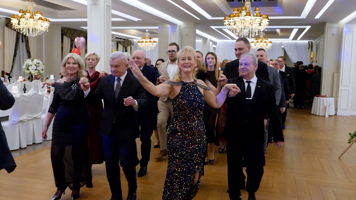 XIV Bal Karnawałowy Towarzystwa Przyjaciół Ziemi Łomżyńskiej - [VIDEO]