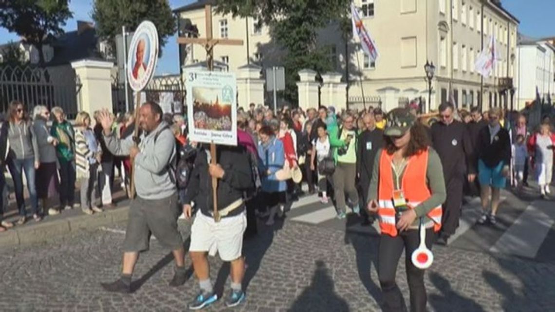 XXXI Piesza Pielgrzymka Łomżyńska na Jasną Górę XXXI Piesza Pielgrzymka Łomżyńska na Jasną Górę