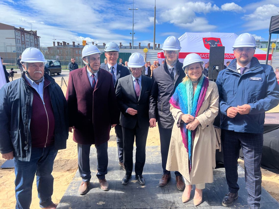 Zambrów buduje mieszkania. Symboliczny początek inwestycji przy Magazynowej