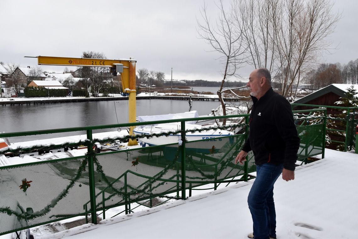 Żeglarze czekają na lód na Rajgrodzkim