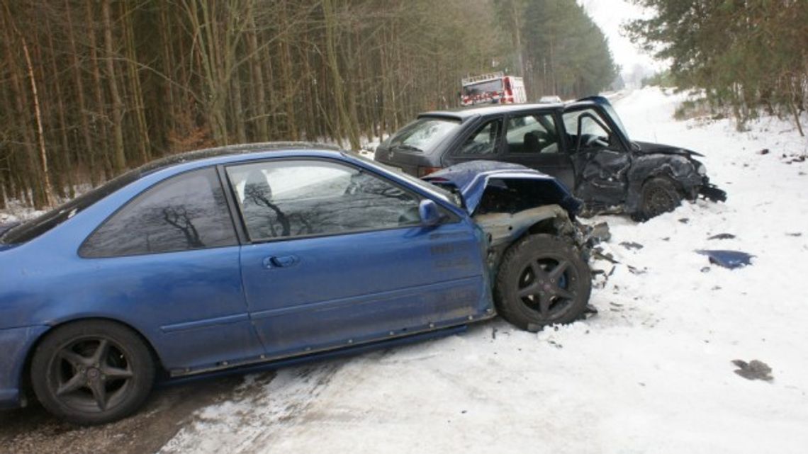 Zima utrudnia życie kierowcom Zima utrudnia życie kierowcom
