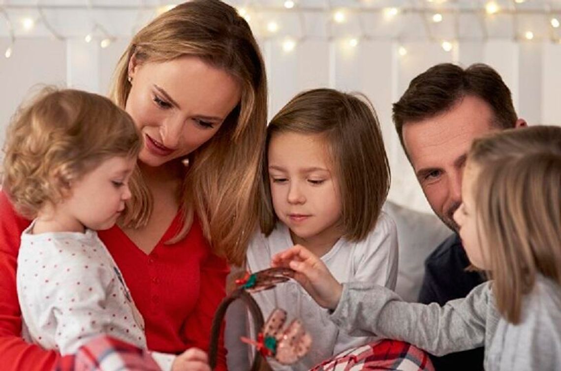 ZUS od początku roku wypłacił ponad 54 miliardy złotych w ramach świadczenia wychowawczego ZUS od początku roku wypłacił ponad 54 miliardy złotych w ramach świadczenia wychowawczego