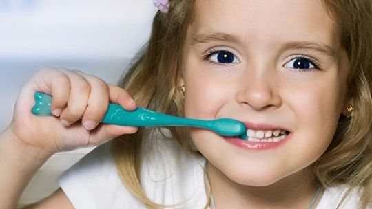 Prawidłowa higiena „mleczaków” a zdrowie zębów stałych